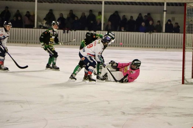 Målvakt förlänger med Frillesås Målvakt förlänger med Frillesås
