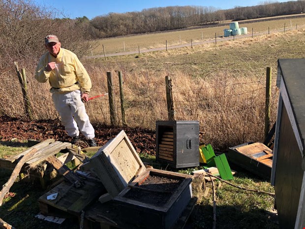 Vandaler f�rst�rde bisamh�llen 