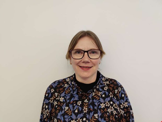 Krnika: E hger e en sn som flyger med tassera bagetill