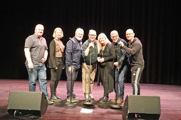 Stj�rnorna tvekar inte att st�lla upp