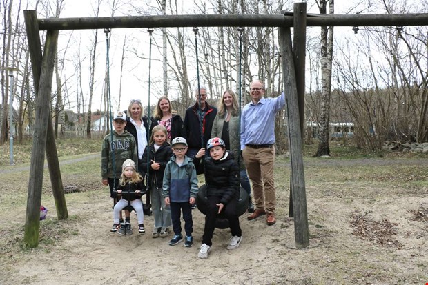 Lekplatser engagerar de boende