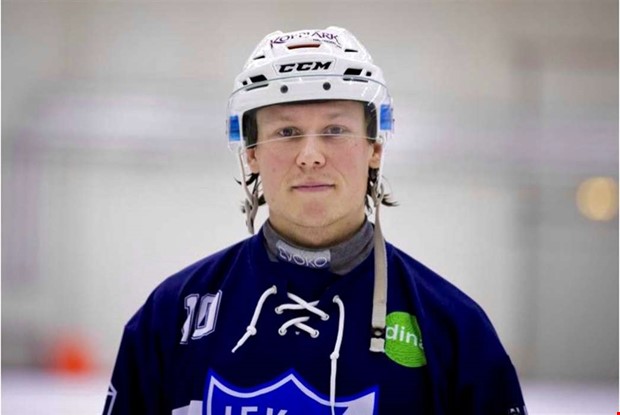 Tvvgsspelare ansluter till Frilless