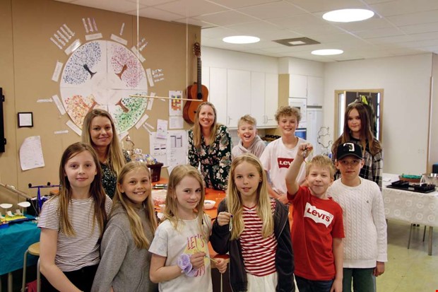 Fjrdeklassare samlar in pengar till Ukraina