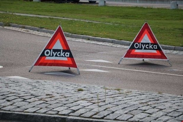 Man voltade med bilen Man voltade med bilen