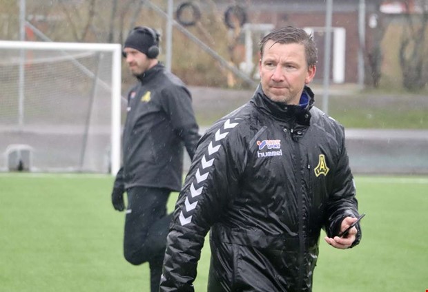 sa upp i serieledning efter ny vinst