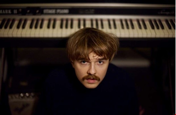 Stttar film, bcker och konstnrer