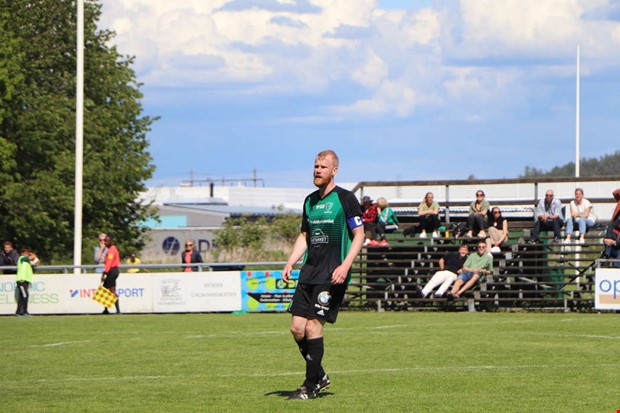 Frlust mot serieledarna