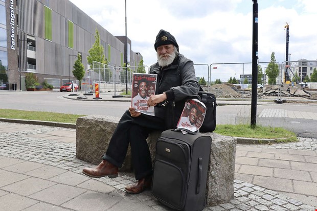 En livskonstn�r med ena foten i Kungsbacka