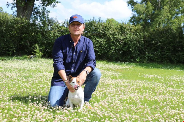 Theo Gabay debuterar som frfattare 