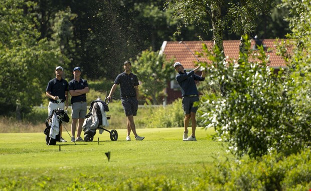 Grpps kliver in i golfens finrum