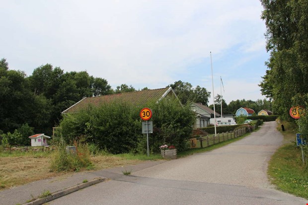 Svartbyggare fr arrendera mark