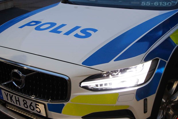 Bil har kört i diket - förare lämnade platsen Bil har kört i diket - förare lämnade platsen