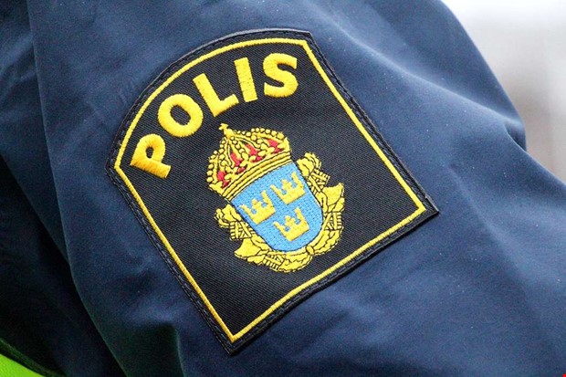 Slppte in obehrig i polishuset 