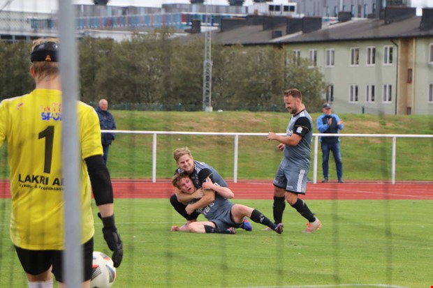 Trots rda kortet  City skrade kvalplatsen