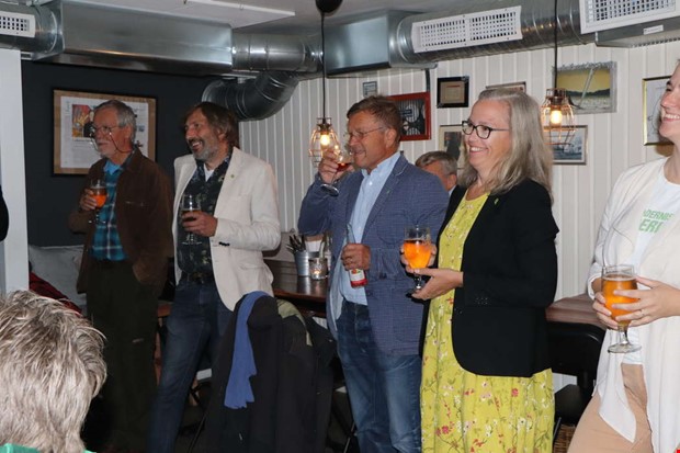 Frsiktig gldje p Miljpartiets valvaka