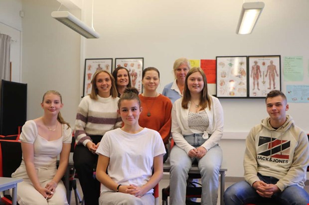 Eleverna samlar in pengar till barn p Zanzibar