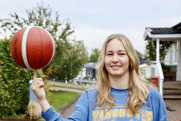 Frsta ligaspelaren ngonsin frn klubben