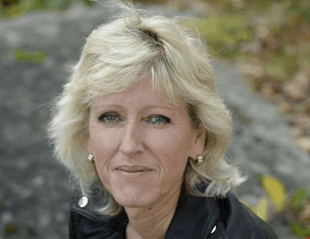 Monica Robertson slpper nytt personligt album  