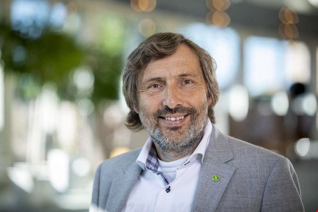 Klart med utskottsplats fr Riise