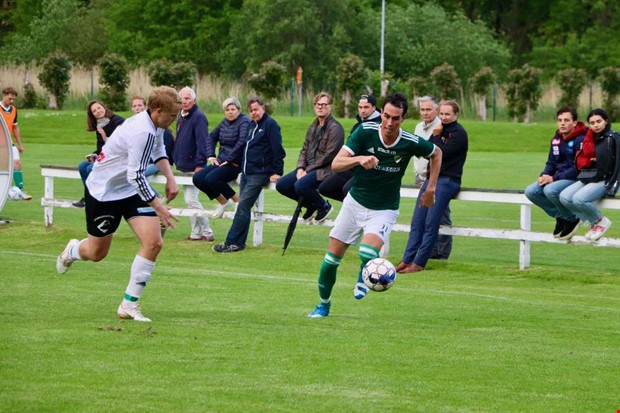 Blvittstjrnans pappa tar ver Sr