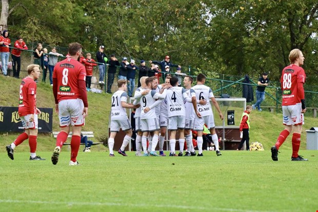 Tränare och kuggar stannar i City Tränare och kuggar stannar i City