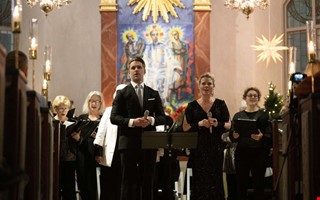 Nyrskonsert i smockfull Vallda kyrka