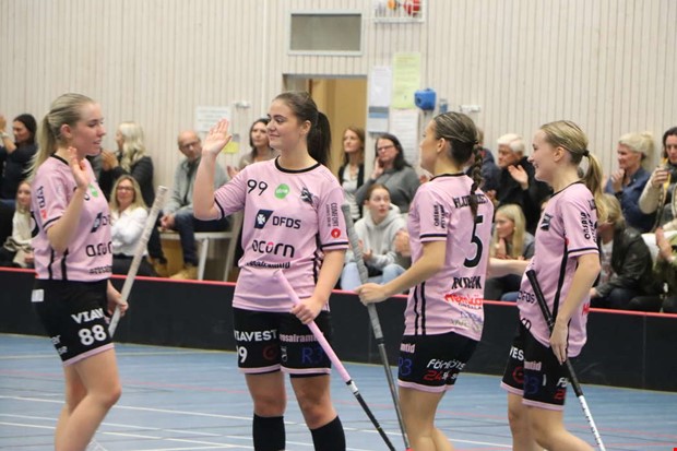 Bekväm seger trots ovana positioner Bekväm seger trots ovana positioner