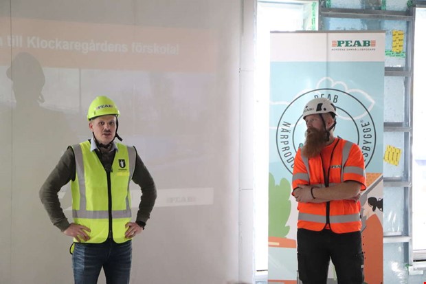 Nya frskolan vxer fram  firades med taklagsfest