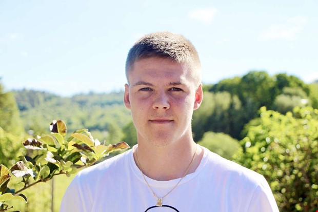 Emil Holm tvingas kasta in handduken till EM-kvalet Emil Holm tvingas kasta in handduken till EM-kvalet