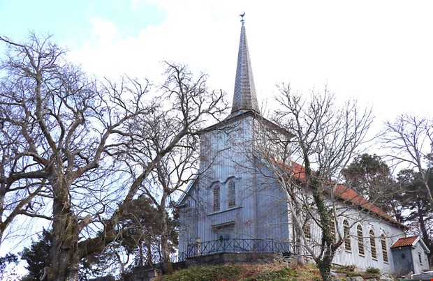 Mlningar och broderier i kyrka med kunglig prgel 