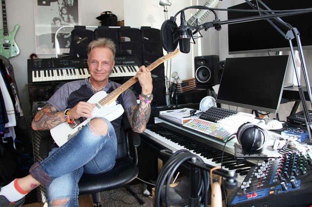 Musiken har tagit Mikael p mnga ventyr