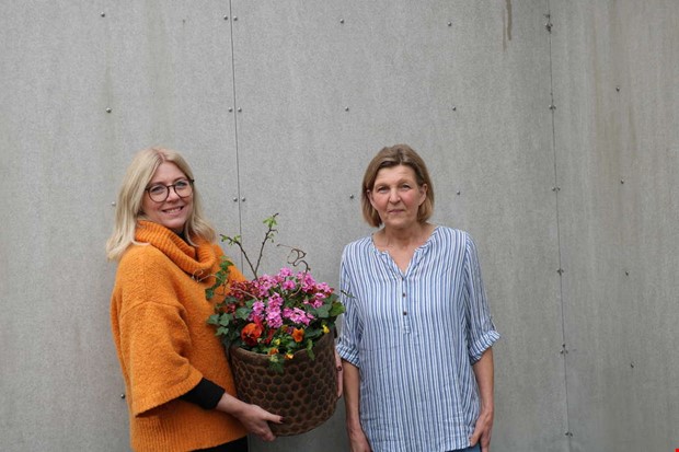 S� g�r du balkongen gr�n och fin i sommar 