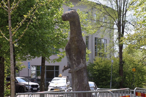 Dinosaurien utanfr Fyren frsvinner