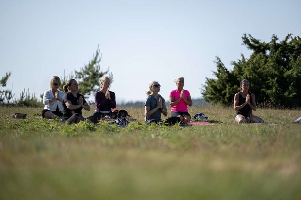 Uppskattad yoga mellan fjorden och Lygnern 