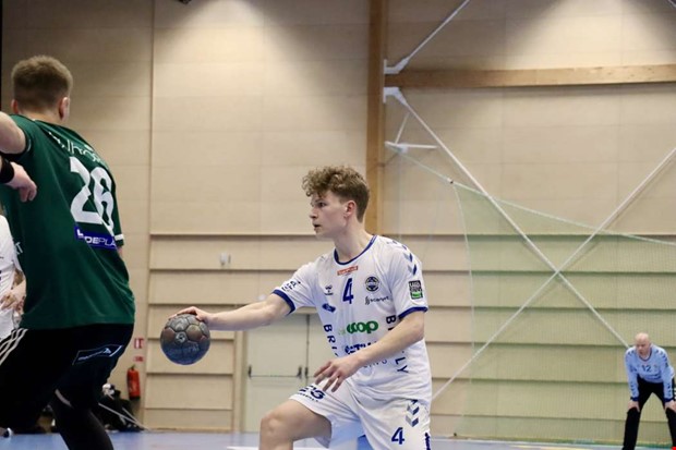 Juniorer fr chansen i Arans  duo lmnar moderklubben