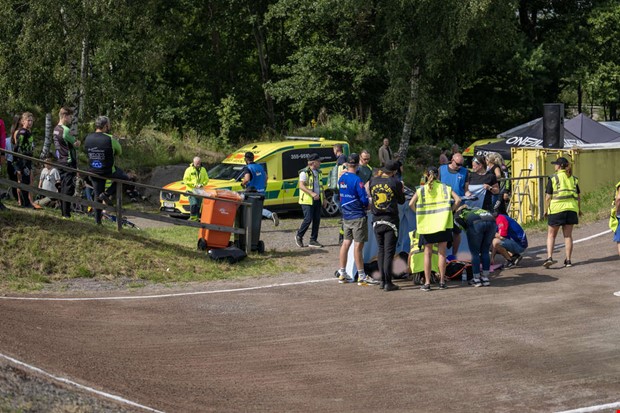 Tv norska cyklister i olycka p BMX-stadion