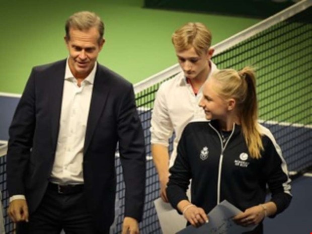Bäste svenska 14-åring inom tennis är från Vallda Bäste svenska 14-åring inom tennis är från Vallda