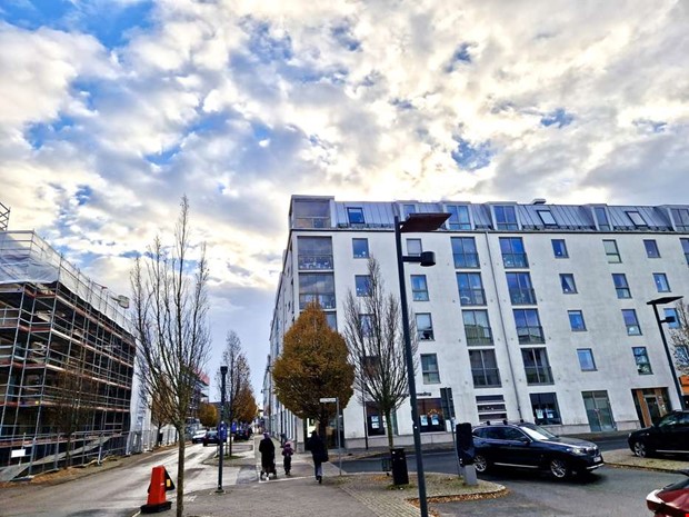 Fler solceller s�tts upp p� S�derstadens tak 