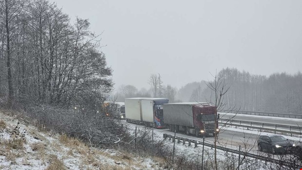 Fem bilar i ny trafikolycka på E6 Fem bilar i ny trafikolycka på E6
