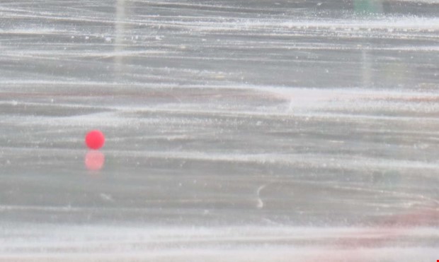 Tr�naren l�mnar krislaget med omedelbar verkan 