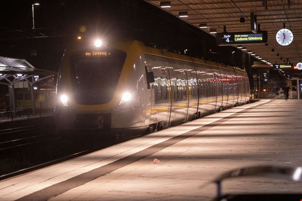 Långt stopp i tågtrafiken efter olycka