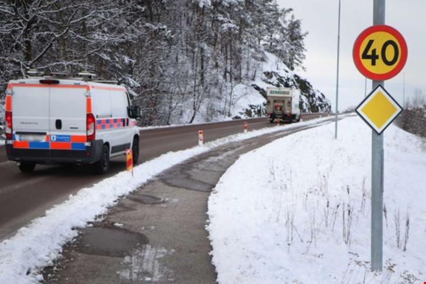 Debatt: Livsfarlig promenad över bron Debatt: Livsfarlig promenad över bron