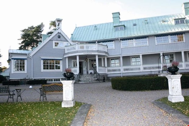 Debatt: Befogad kritik mot beslut om herrgård Debatt: Befogad kritik mot beslut om herrgård