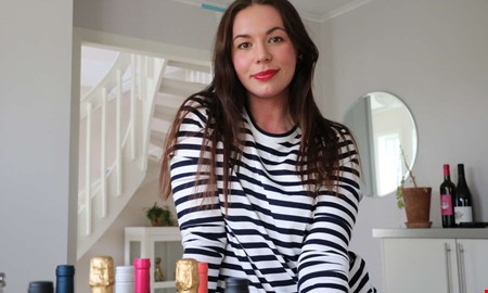 Izabelle startade popul�r vingrupp 