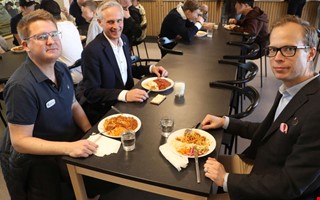 Skolmaten testades av politiker