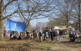 Utomhusfestivalen dubbelt s� stor