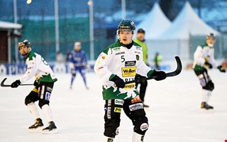 Debuterade som 14-�ring � nu klar f�r FBK 