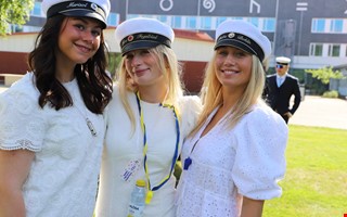 Nu �r SA21B i m�l � firade med peppigt utspring