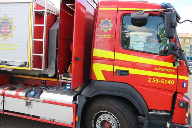 Brand i container på återvinningsstation Brand i container på återvinningsstation
