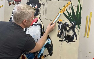 Robert vill att hans konst ska sprida gl�dje